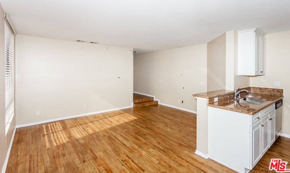 7320 Hawthorn Ave Apt 121, Los Angeles, CA 90046