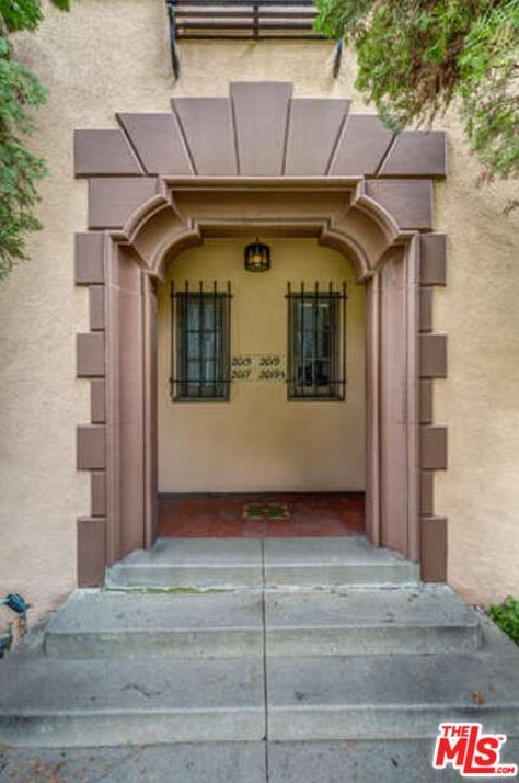 2019 Vermont Ave, Los Angeles CA  90027-1522 exterior