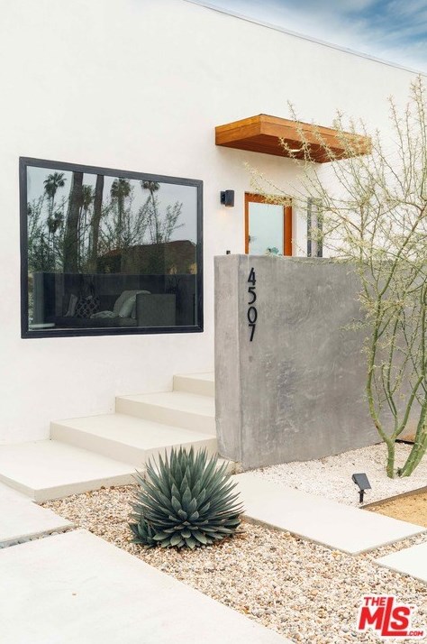 4507 10th Ave, Los Angeles, CA 90043-5443