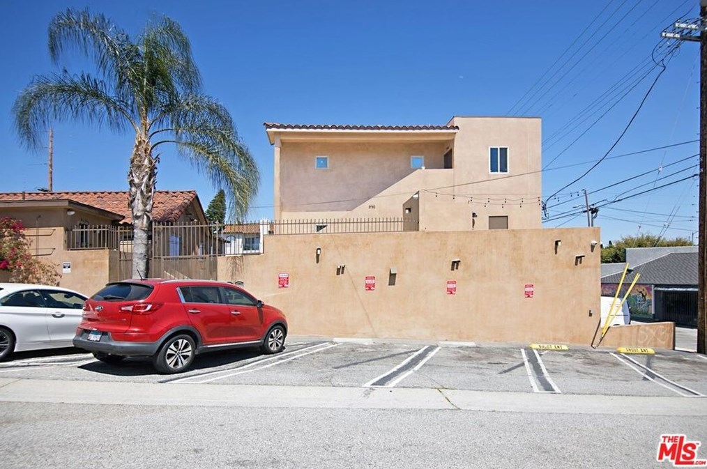3761 Sawtelle Blvd, Los Angeles CA  90066-3420 exterior
