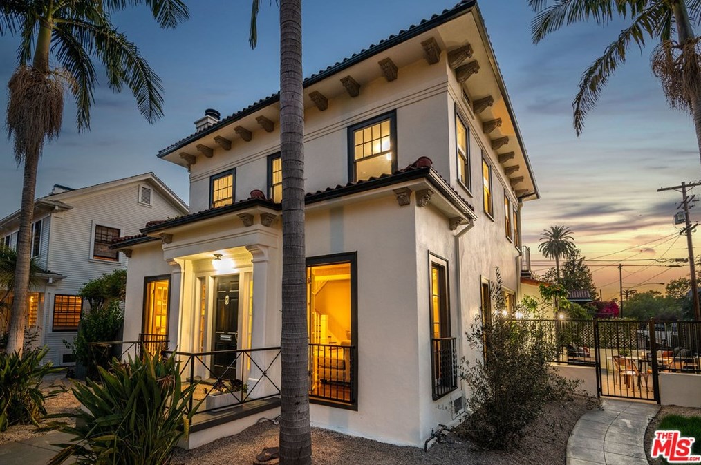 101 Ridgewood Pl, Los Angeles CA  90004-4002 exterior