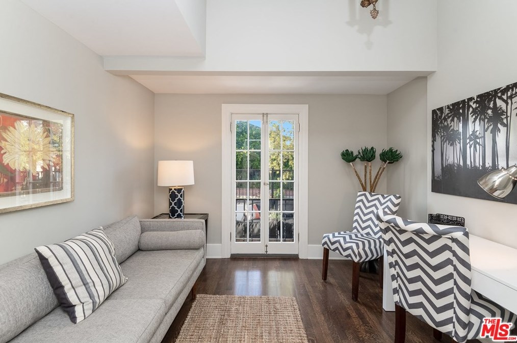 101 Ridgewood Pl, Los Angeles CA  90004-4002 exterior
