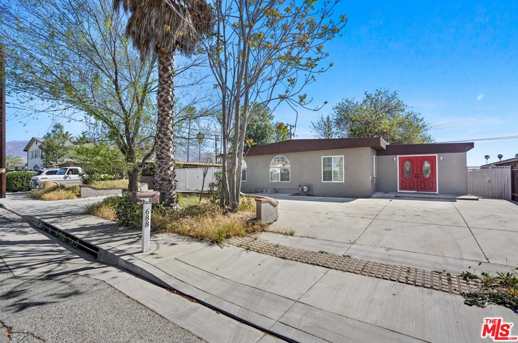 688 Illinois Ave, Beaumont, CA 92223