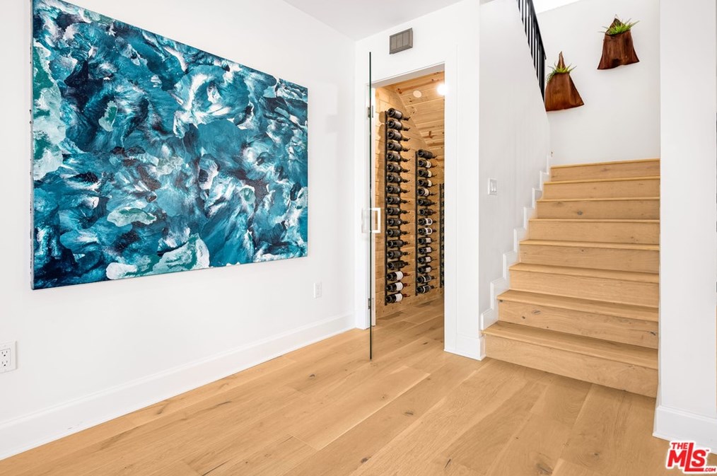 7886 Truxton Ave, Los Angeles CA  90045-2919 exterior