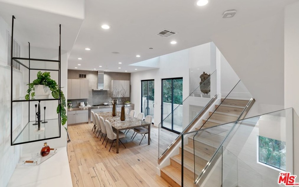 8729 Wonderland Ave, Los Angeles, CA 90046-1849