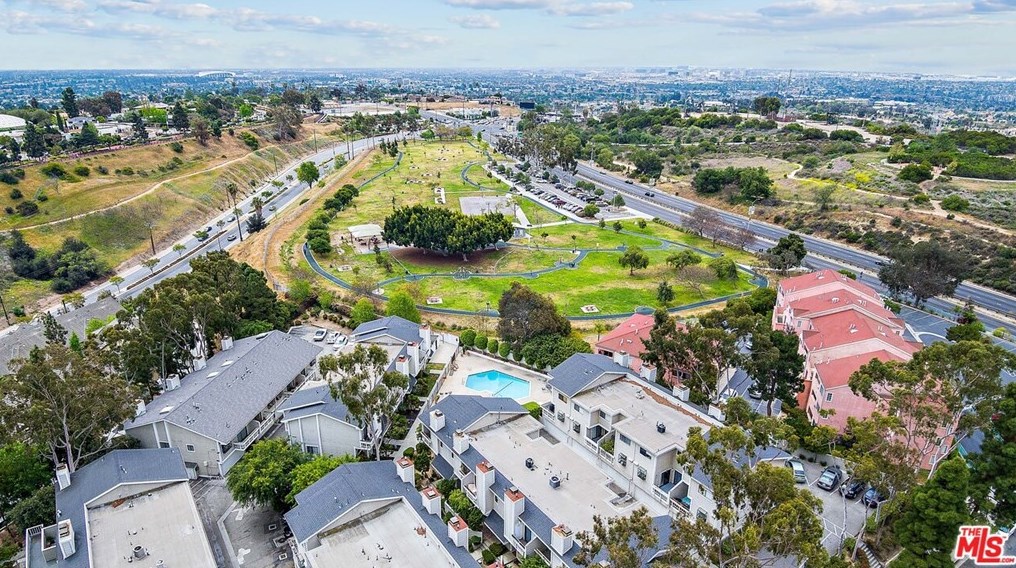 4628 Don Lorenzo Dr, Los Angeles CA  90008-4171 exterior