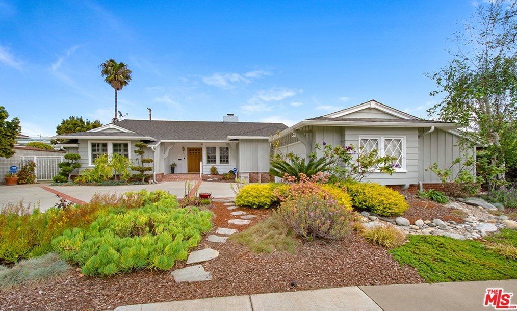 5812 Garth Ave, Los Angeles, CA 90056-1512
