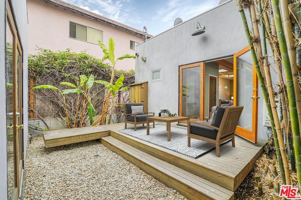 13257 Venice Blvd, Los Angeles CA  90066-3538 exterior