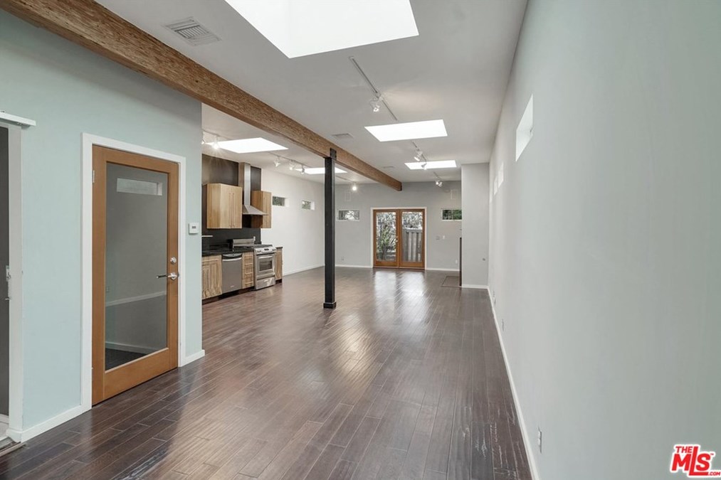 13257 Venice Blvd, Los Angeles CA  90066-3538 exterior