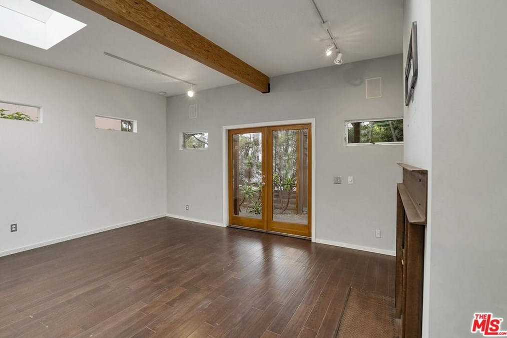 13257 Venice Blvd, Los Angeles CA  90066-3538 exterior