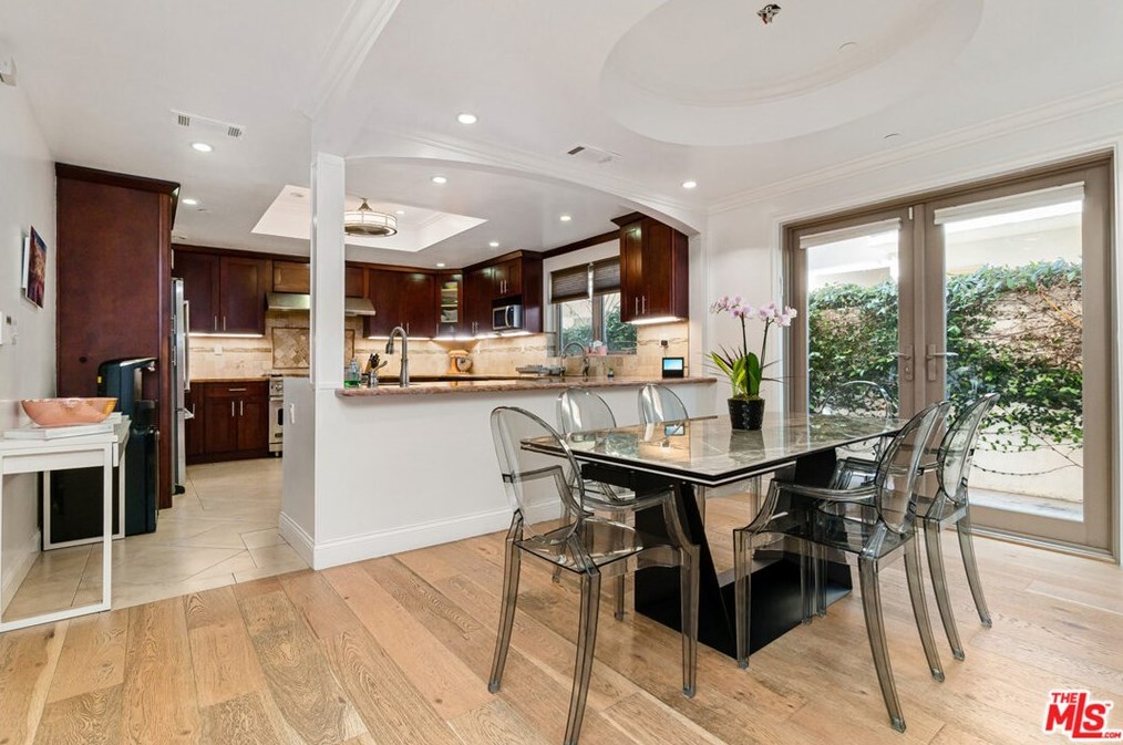 927 Wooster St, Los Angeles, CA 90035-1612