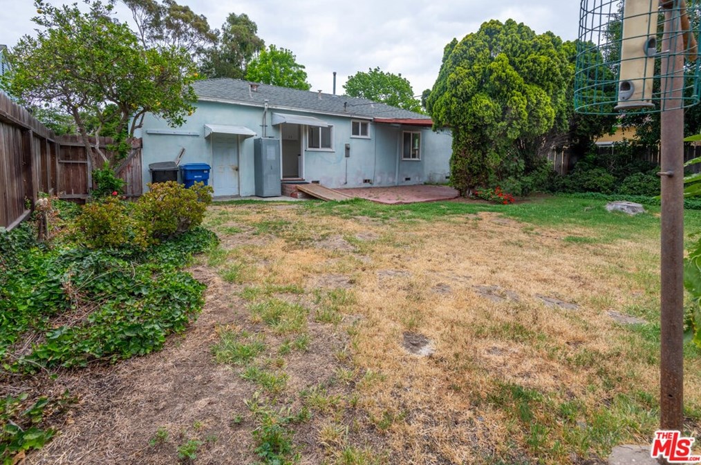 7645 Midfield Ave, Los Angeles CA  90045-3233 exterior