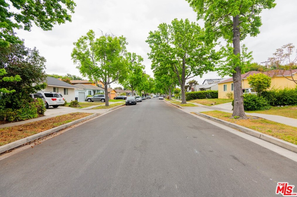 7645 Midfield Ave, Los Angeles CA  90045-3233 exterior