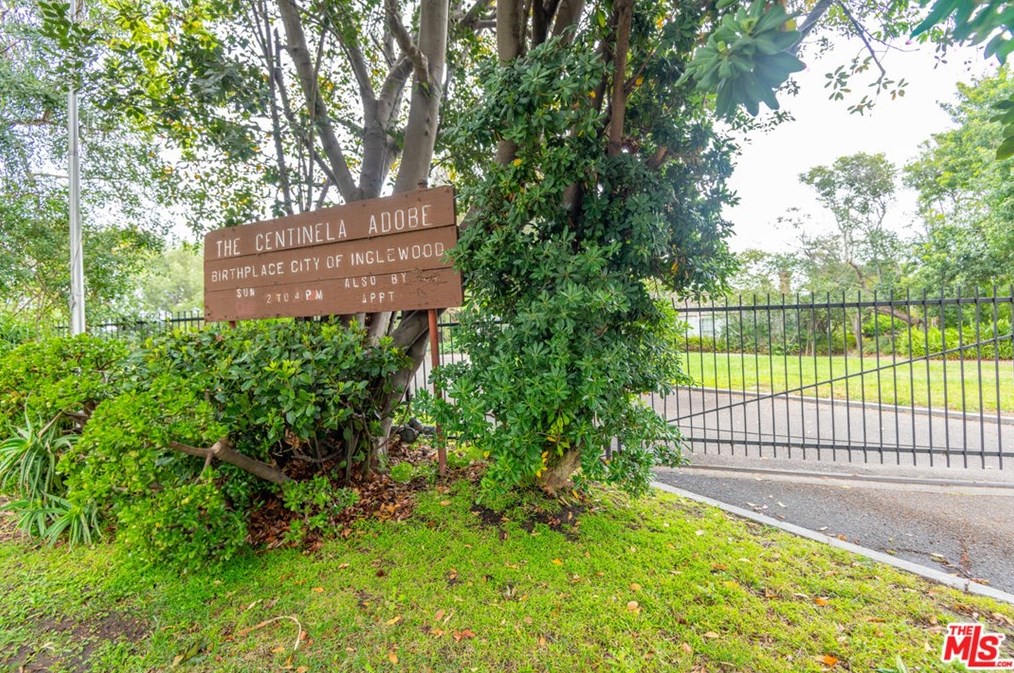 7645 Midfield Ave, Los Angeles CA  90045-3233 exterior