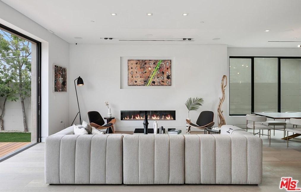 716 Fuller Ave, Los Angeles CA  90046-4222 exterior