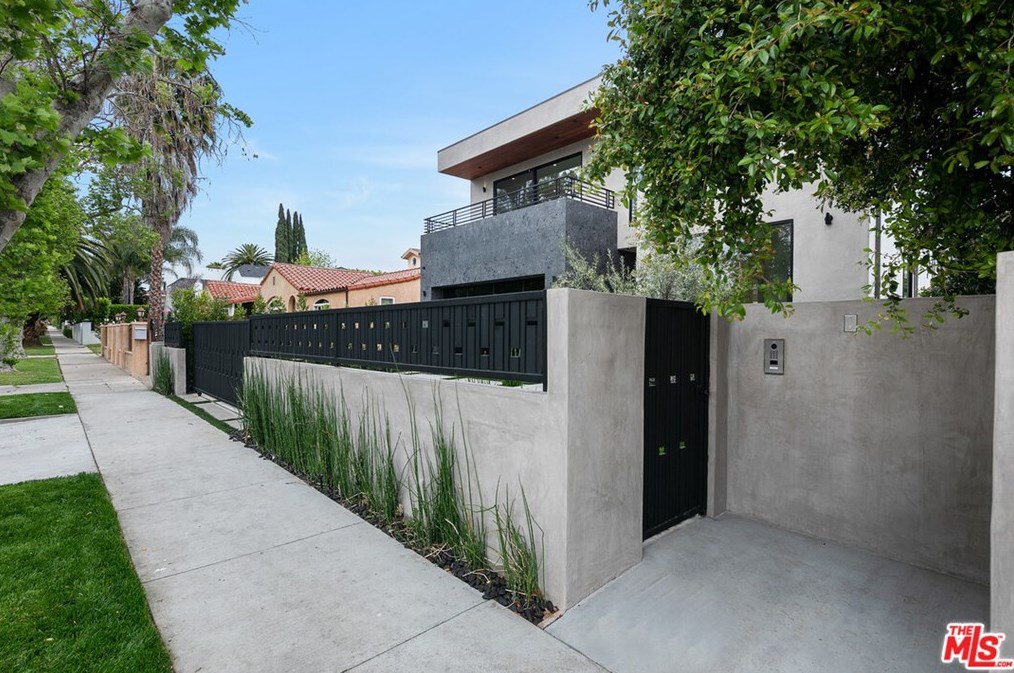 716 Fuller Ave, Los Angeles CA  90046-4222 exterior