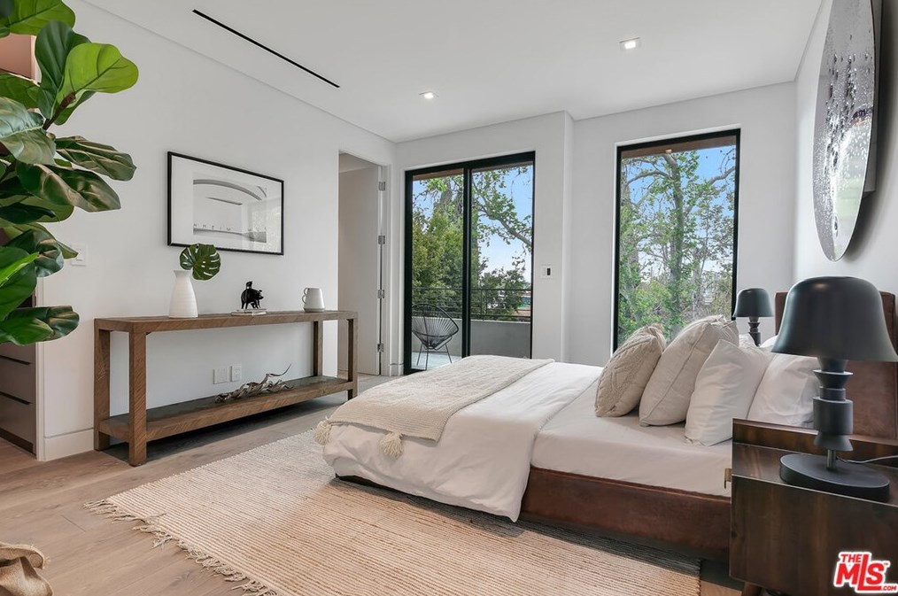 716 Fuller Ave, Los Angeles CA  90046-4222 exterior