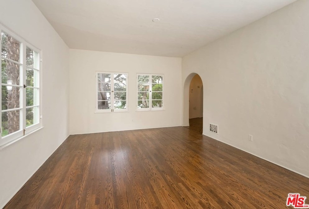 626 Moreno Ave, Los Angeles CA  90049-4832 exterior