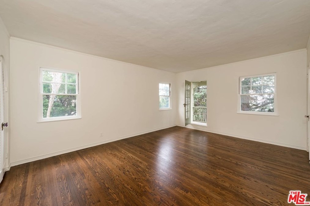 626 Moreno Ave, Los Angeles CA  90049-4832 exterior