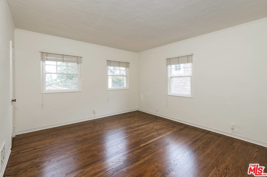 626 Moreno Ave, Los Angeles CA  90049-4832 exterior