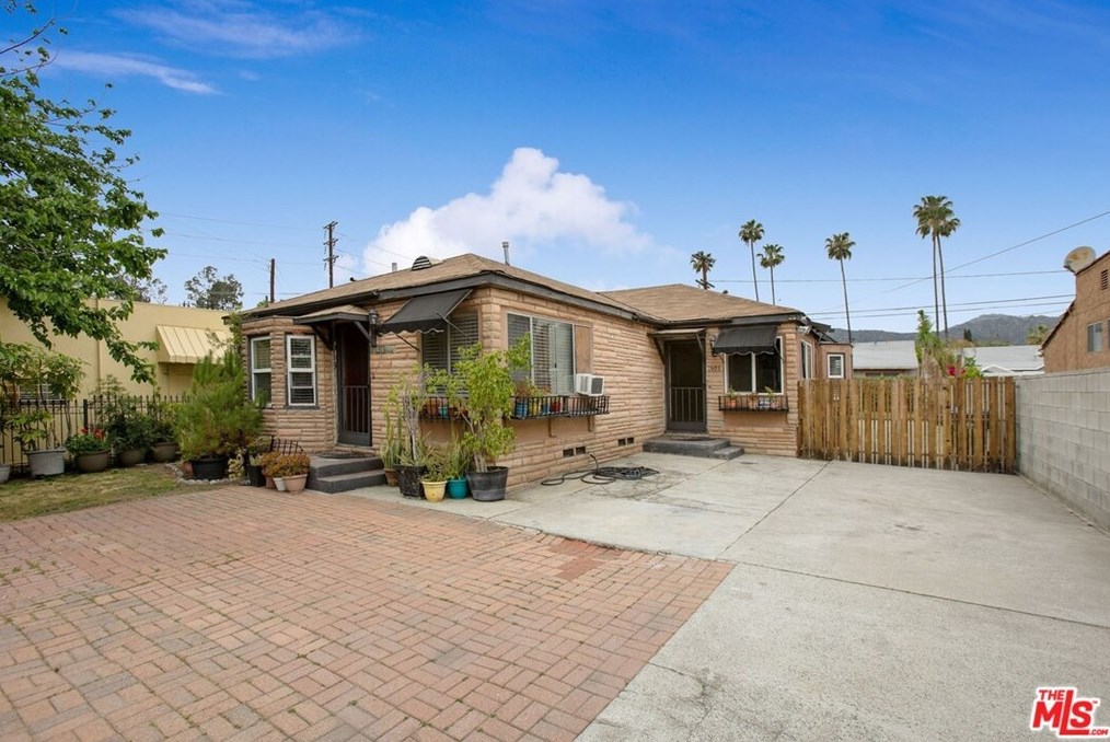 1591 Yosemite Dr, Los Angeles, CA 90041-2859