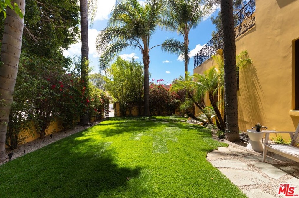 163 Larchmont Blvd, Los Angeles CA  90004-3704 exterior