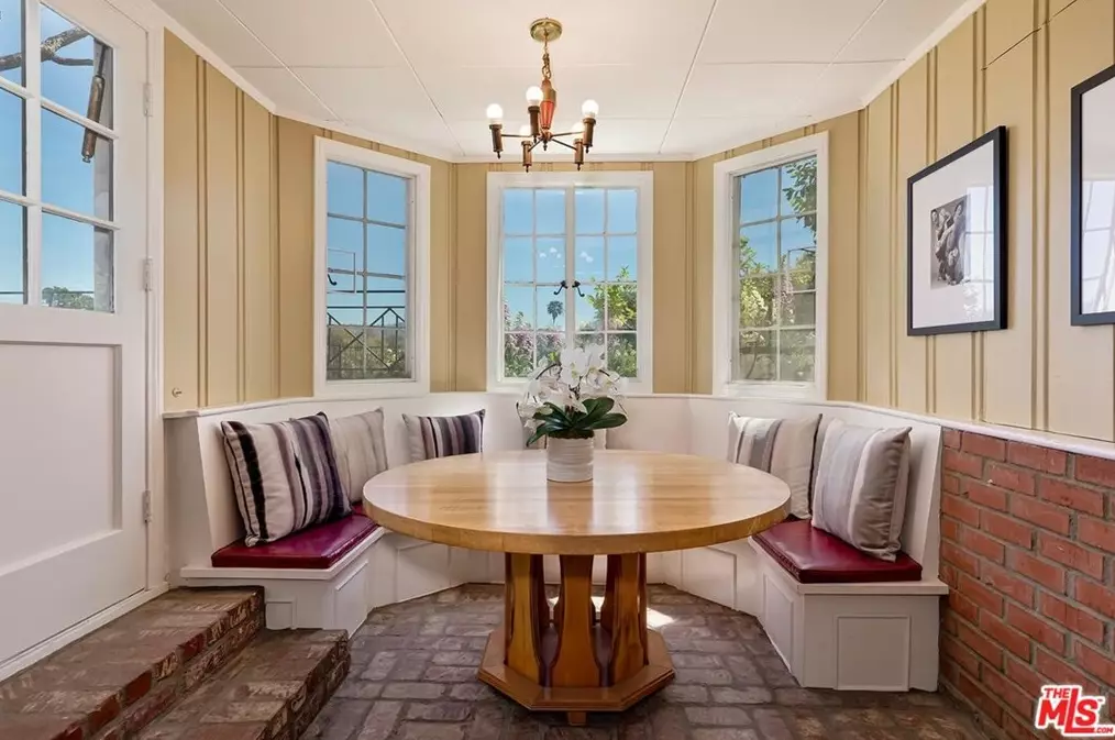 10557 Wyton Dr, Los Angeles CA  90024-2529 exterior