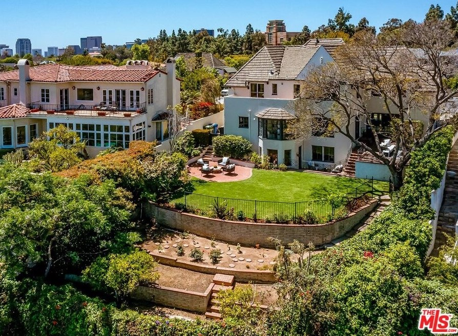 10557 Wyton Dr, Los Angeles CA  90024-2529 exterior