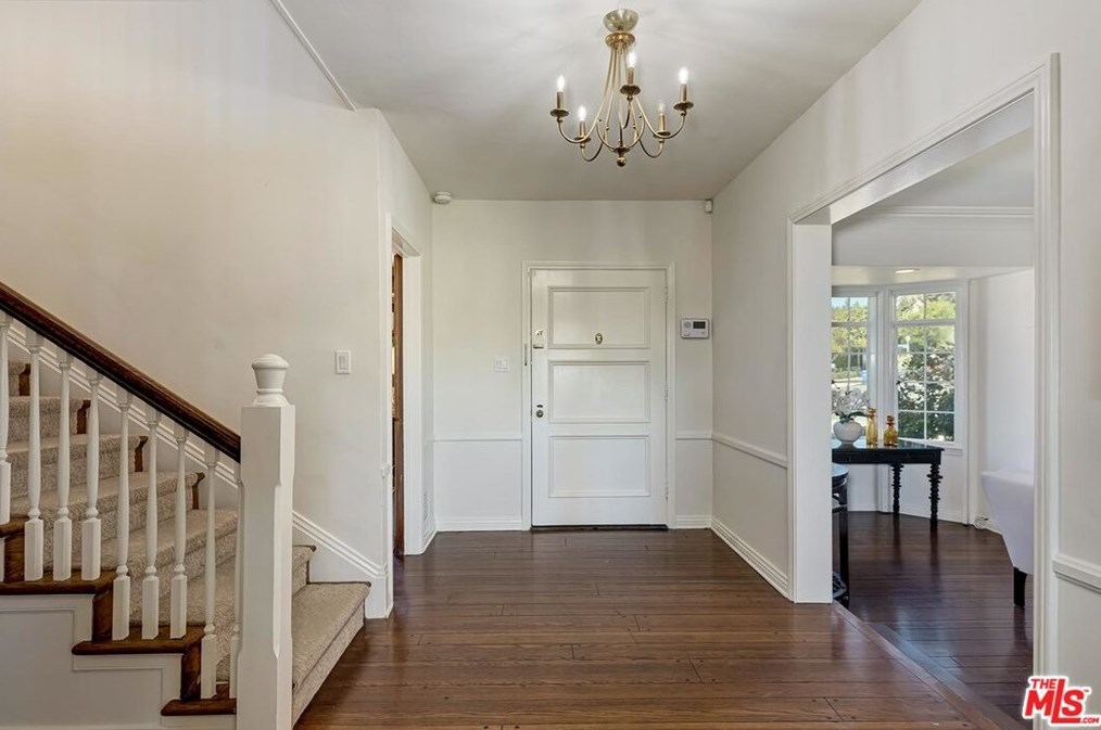 10557 Wyton Dr, Los Angeles CA  90024-2529 exterior