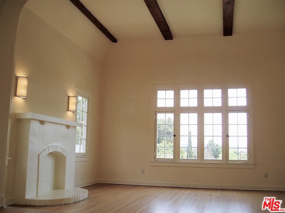 3085 St George St, Los Angeles CA  90027-3322 exterior