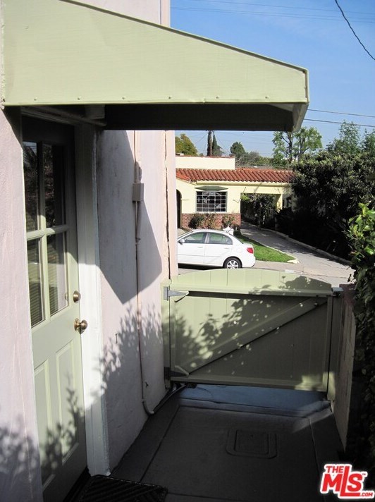3085 St George St, Los Angeles CA  90027-3322 exterior