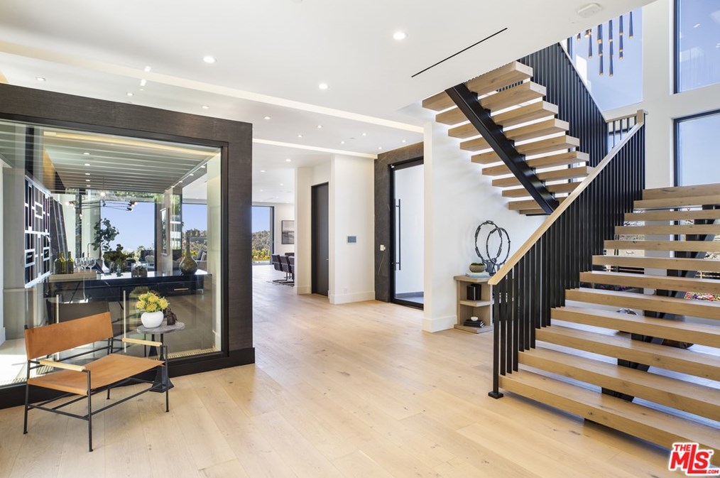 1754 Clear View Dr, Beverly Hills, CA 90210-2012