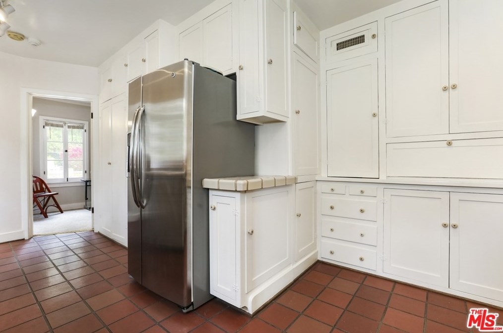 2226 Cheswic Ln, Los Angeles CA  90027-1134 exterior