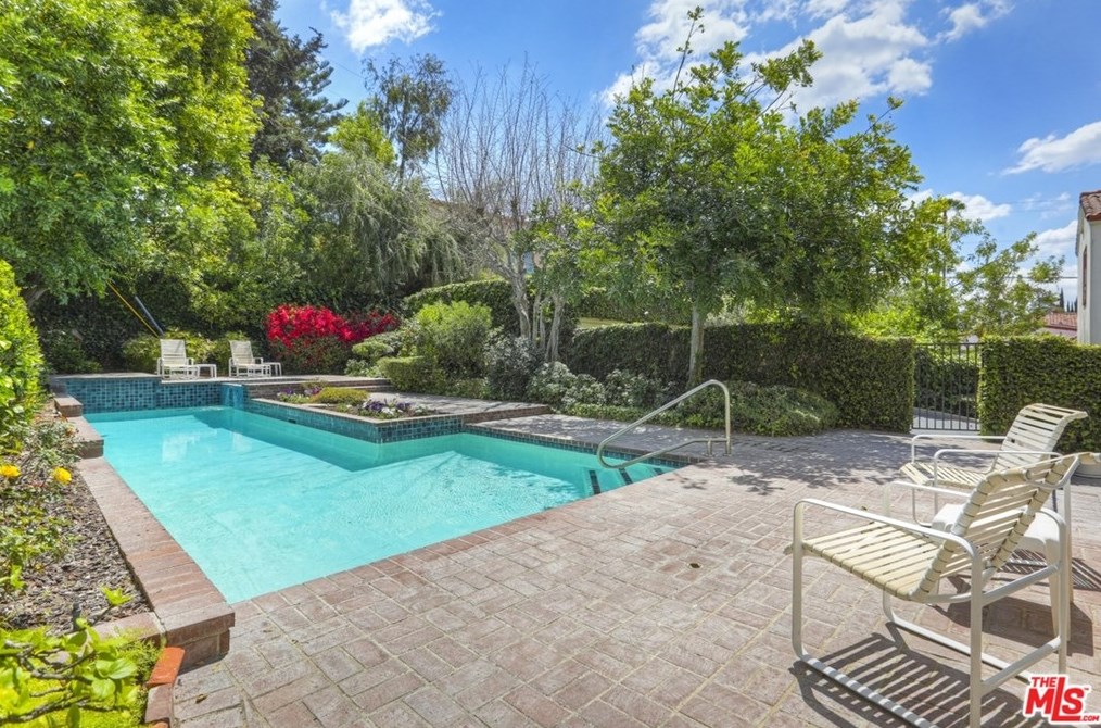 2226 Cheswic Ln, Los Angeles CA  90027-1134 exterior