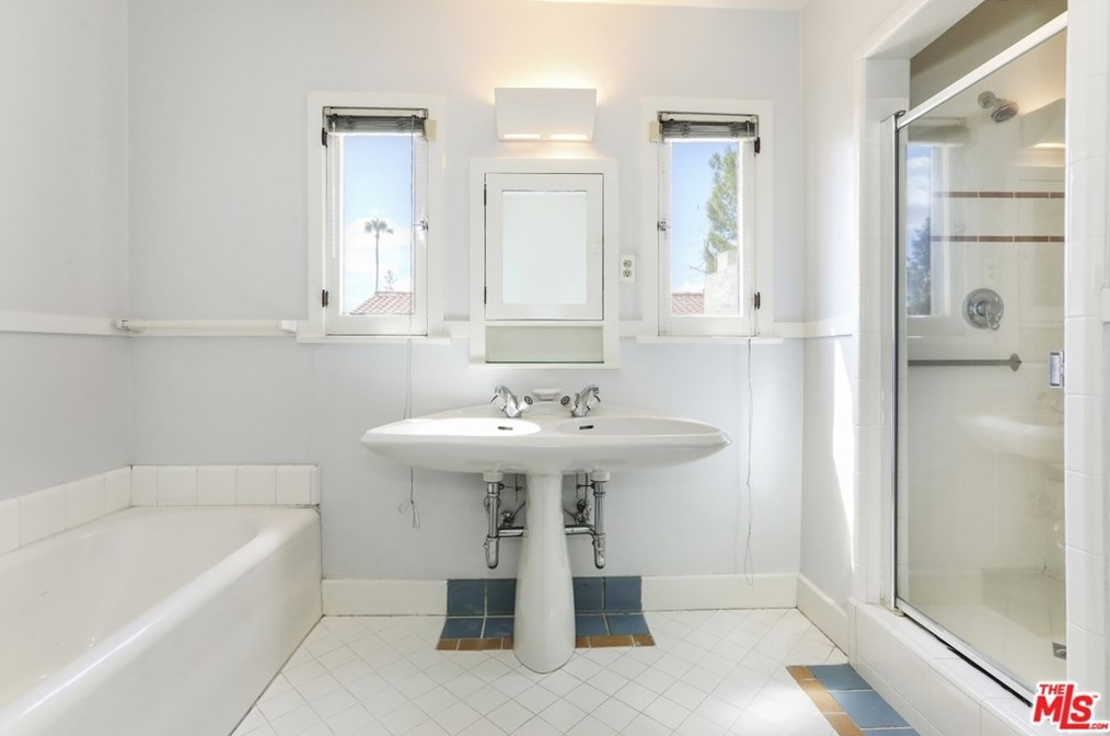 2226 Cheswic Ln, Los Angeles CA  90027-1134 exterior