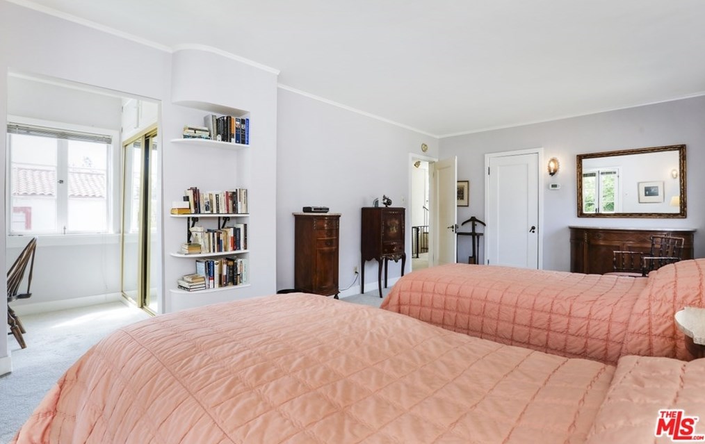 2226 Cheswic Ln, Los Angeles CA  90027-1134 exterior