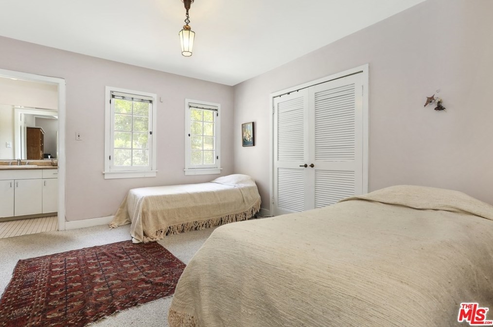 2226 Cheswic Ln, Los Angeles CA  90027-1134 exterior