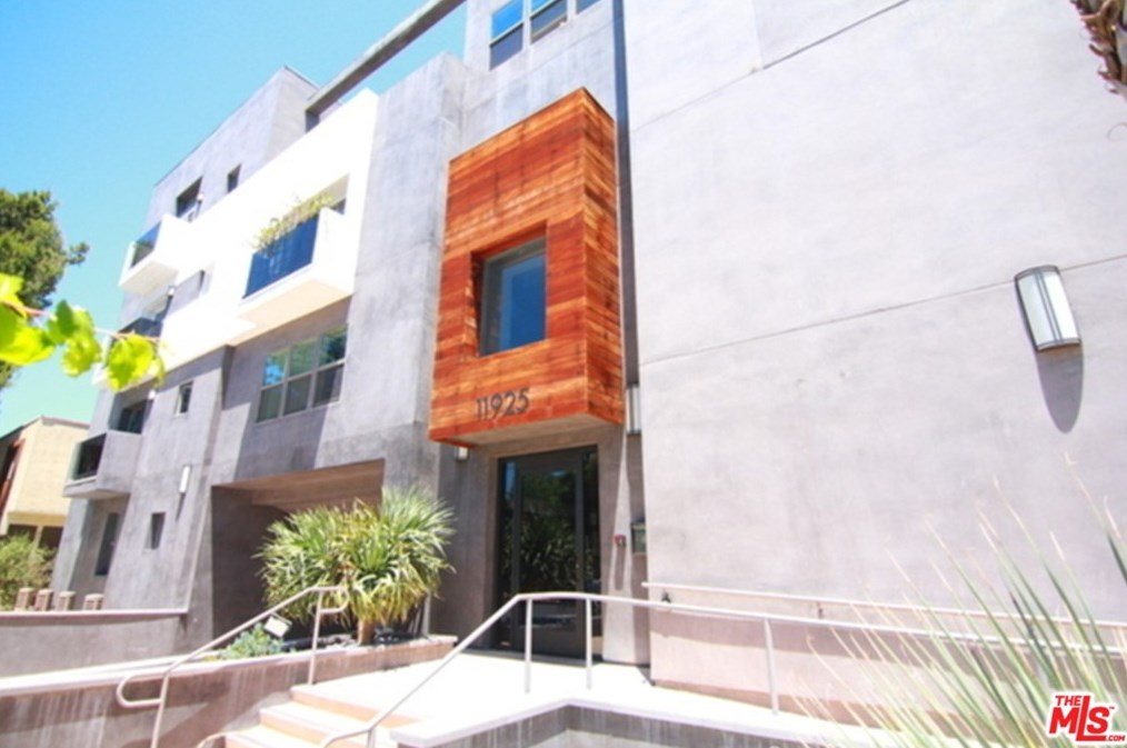 11925 Kling St #111, North Hollywood, CA 91607