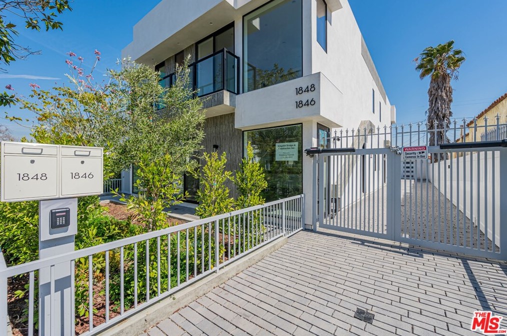 1846 Cochran Ave, Los Angeles CA  90019-4741 exterior