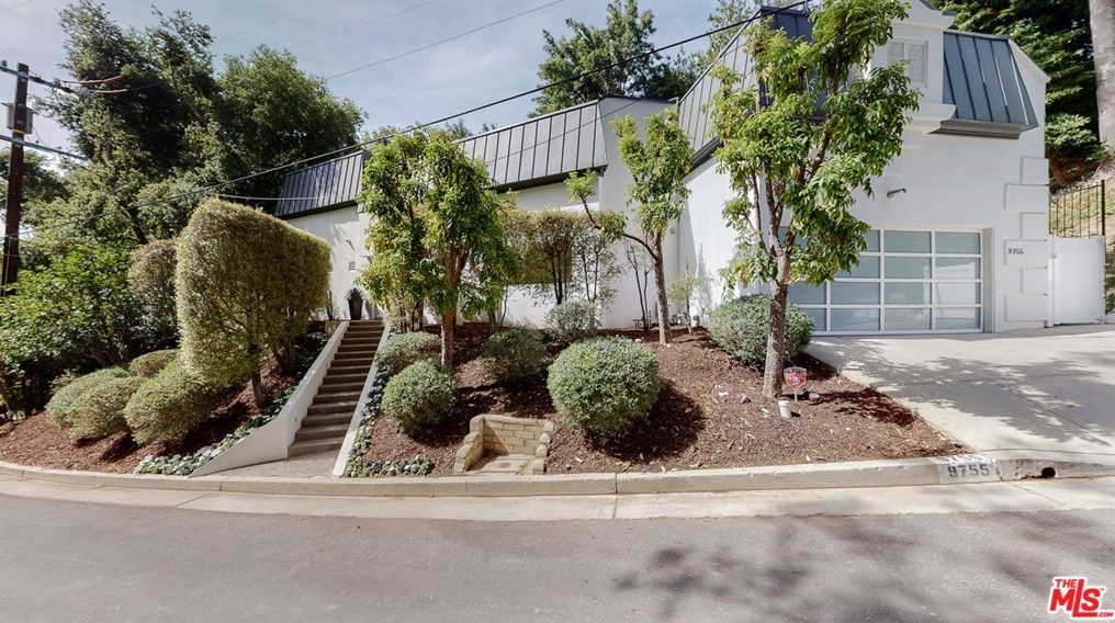 9755 Oak Pass Rd, Beverly Hills, CA 90210-1222