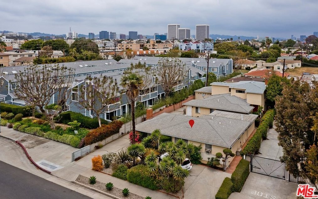 1920 Barrington Ave, Los Angeles, CA 90025-5319