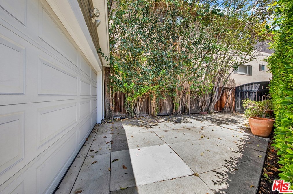 1243 Fuller Ave, Los Angeles CA  90046-5703 exterior