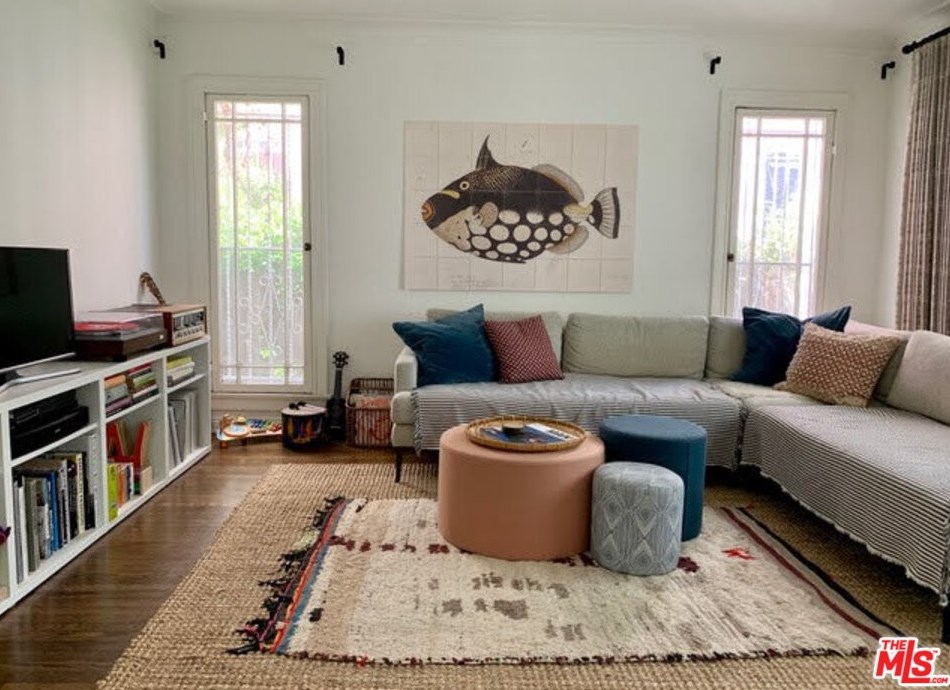 2905 Somerset Dr, Los Angeles, CA 90016