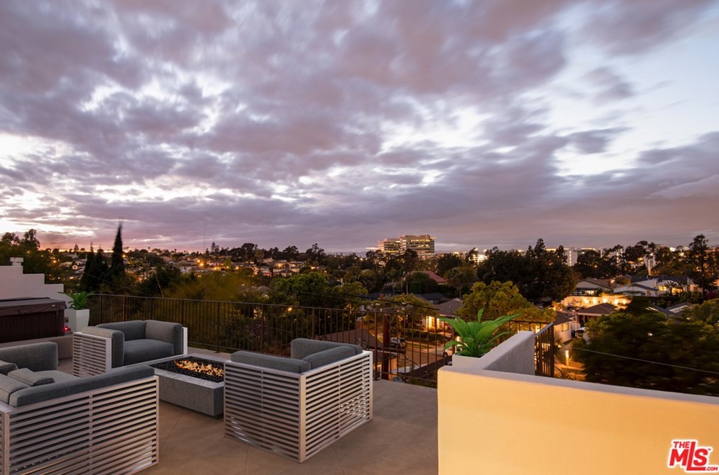 5949 Abernathy Dr, Los Angeles, CA 90045