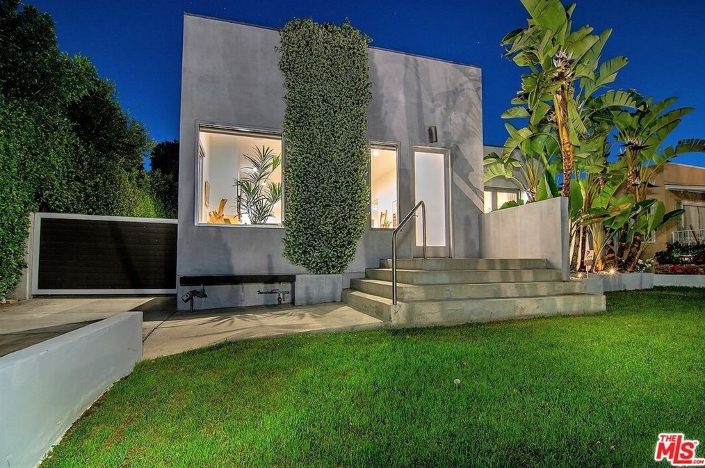 581 Plymouth Blvd, Los Angeles, CA 90004-1410