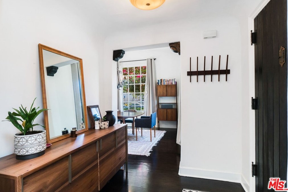 320 Edinburgh Ave, Los Angeles CA  90048-2302 exterior