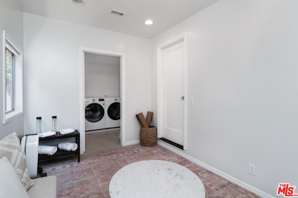 320 Edinburgh Ave, Los Angeles CA  90048-2302 exterior