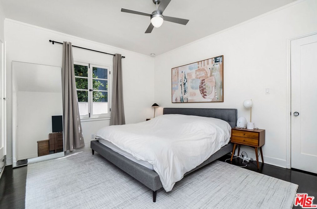 320 Edinburgh Ave, Los Angeles CA  90048-2302 exterior