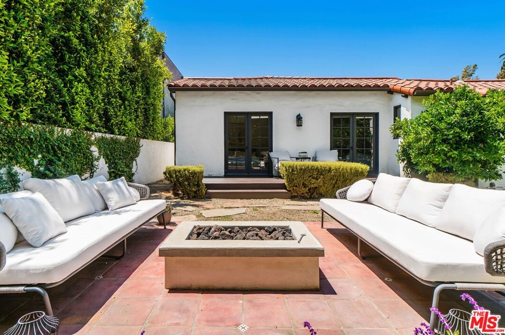 320 Edinburgh Ave, Los Angeles CA  90048-2302 exterior