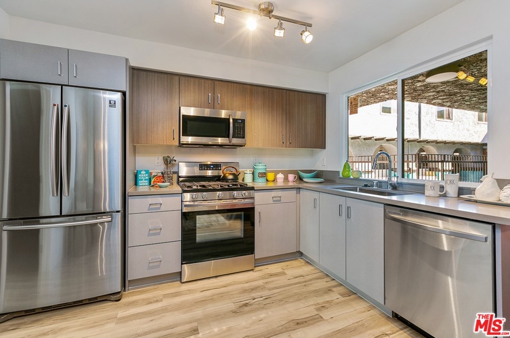 6640 Woodley Ave #115, Van Nuys, CA 91406